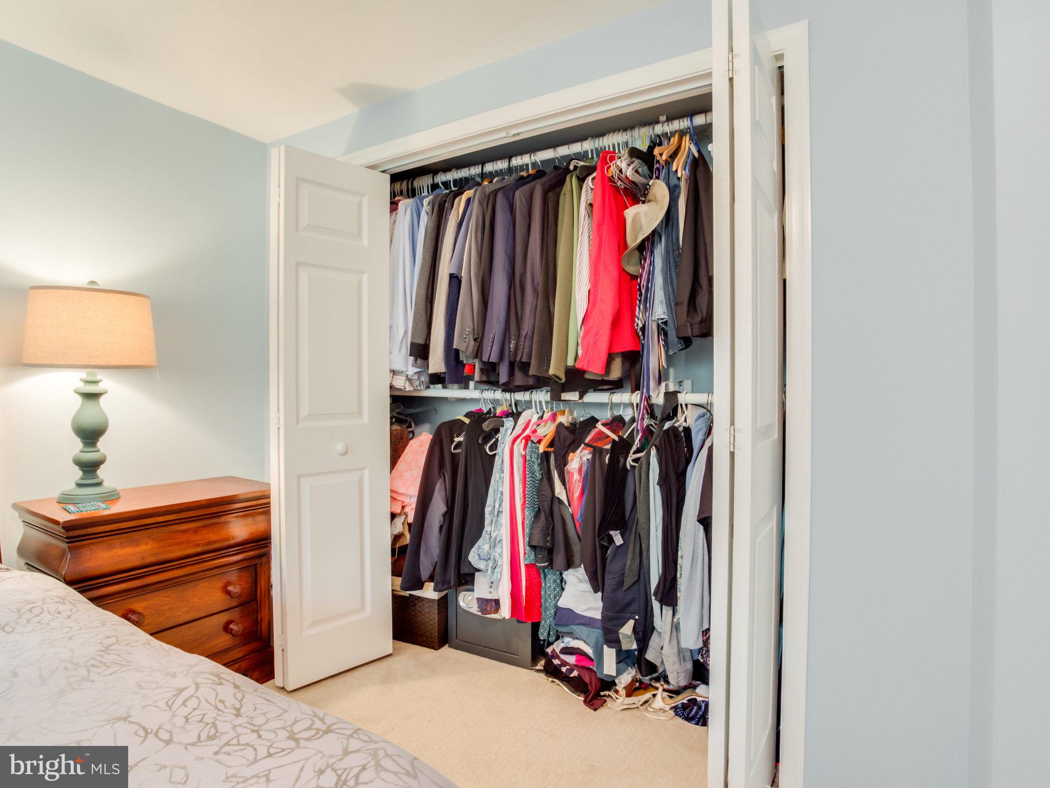 FOX MILL ESTATES - Residential Lease