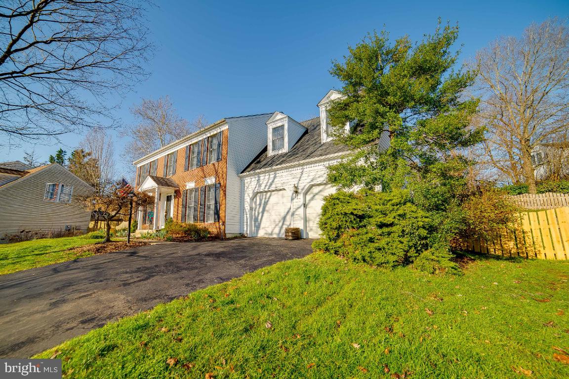 HAMPTON OAKS - Residential