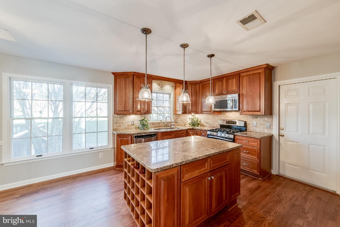HAMPTON OAKS - Residential