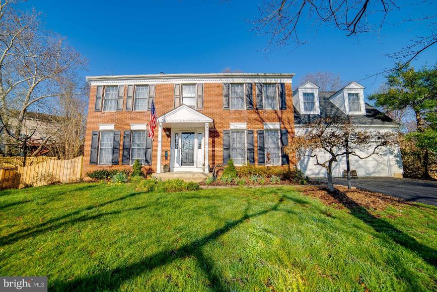 Lovely 2900 sqft move-in ready 5 bedroom 3.5 bath home in Hampton Oaks.  Hardwood floors throughout. Remodeled bathrooms and kitchen. Fresh interior paint and refinished hardwood floors.  Formal living and dining rooms with chair and crown molding. Eat-in gourmet kitchen with, gas stove, built-in-microwave, granite countertops, stainless steel appliances, large island and big picture window which overlooks back yard. Kitchen is open to family room with gas logs in brick fireplace with traditional mantle.  French doors lead to backyard deck with ornamental shade trees, attractive landscaping and shed for extra storage.  On the upper level there are 5 bedrooms, 2 with walk-in closets, and two newly refinished full baths. Finished basement recreation room with full bath adjoins unfinished storage area, laundry room and craft room.  The home, built in 1989, has been well-maintained with new backyard fencing in 2022, new refrigerator in 2020, new HVAC in 2019, new roof in 2017, and new vinyl siding in 2008.  Hampton Oaks is a well-established community with sidewalks, a recreation center, community pool and low monthly HOA fees.  Easy access to I-95, commuter lots, Quantico, shopping and restaurants.  Home includes chairlift for handicap access to second floor, roll-in shower in master bath as well as wheelchair ramp from two car garage.  Owner is licensed real estate agent with C21NM.