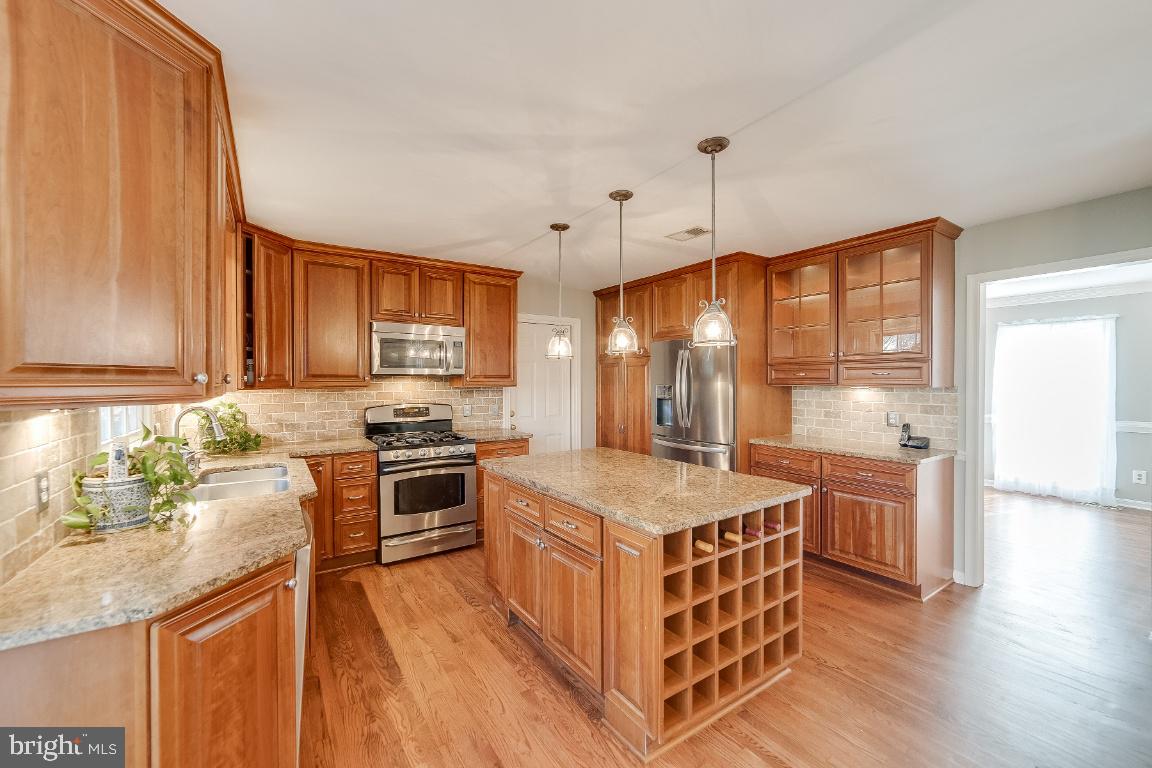 HAMPTON OAKS - Residential