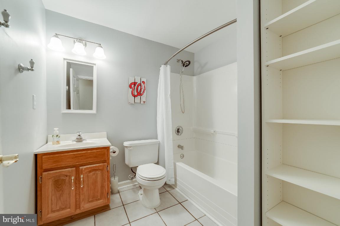 HAMPTON OAKS - Residential