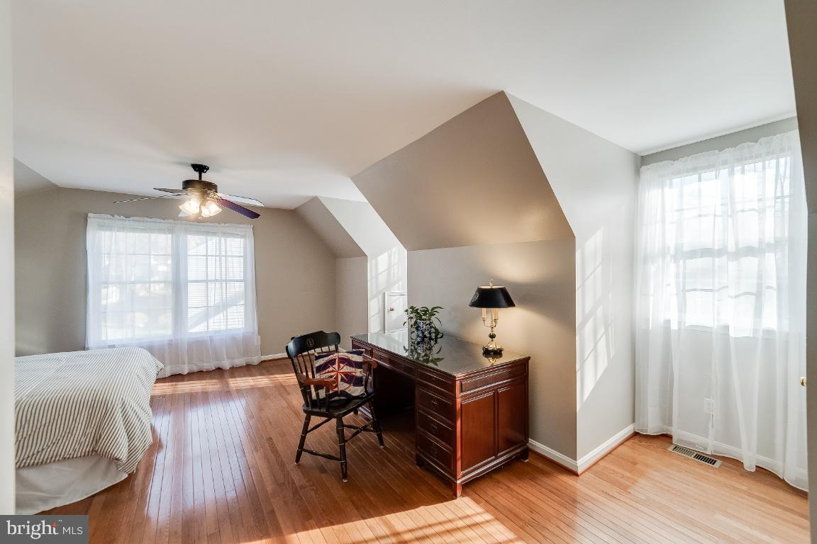 HAMPTON OAKS - Residential