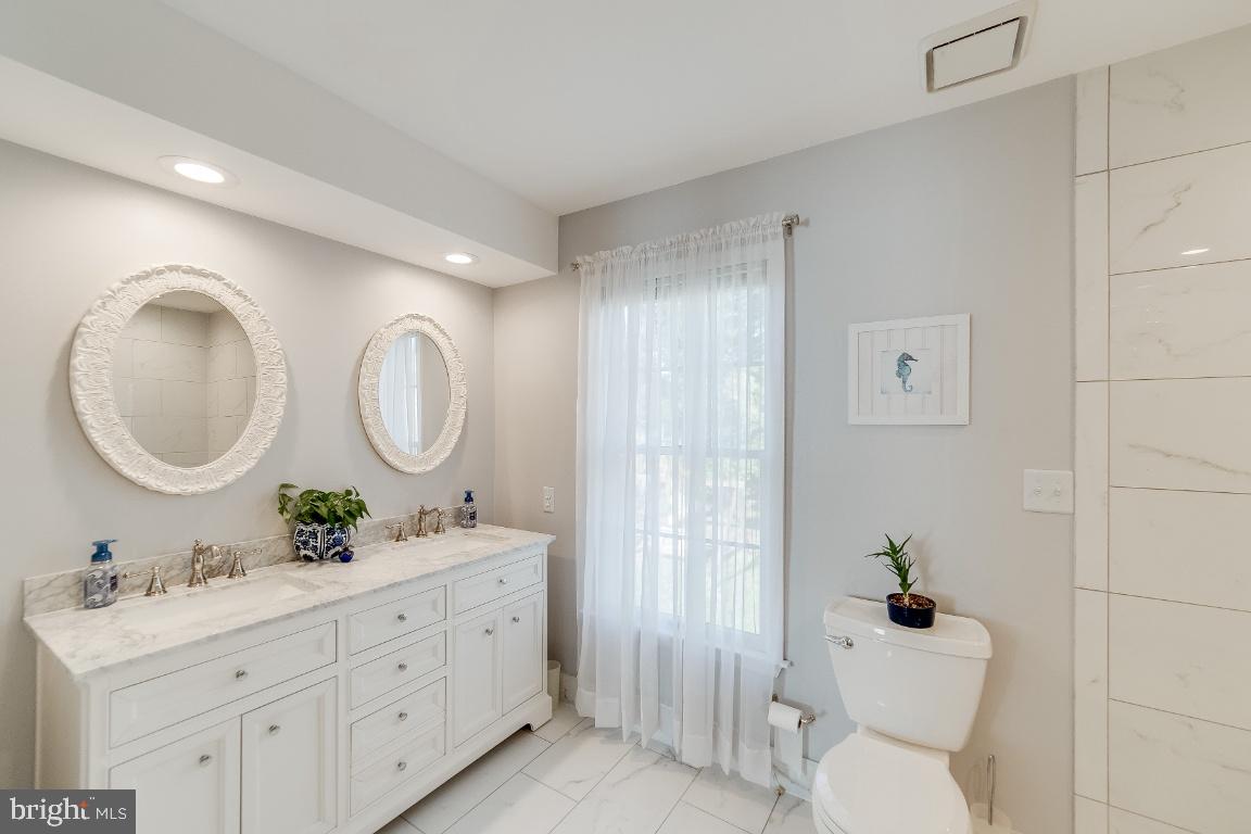 HAMPTON OAKS - Residential