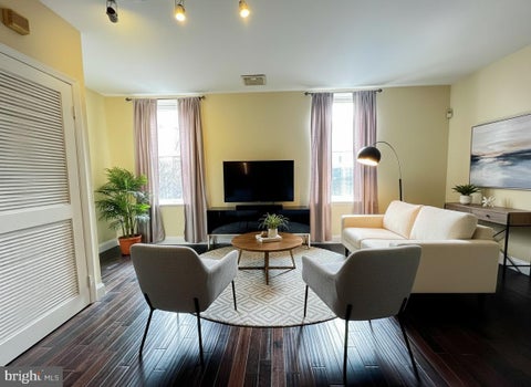 Condo For Rent - 443 Fairmount Avenue #D<br/> PHILADELPHIA, PA 19123