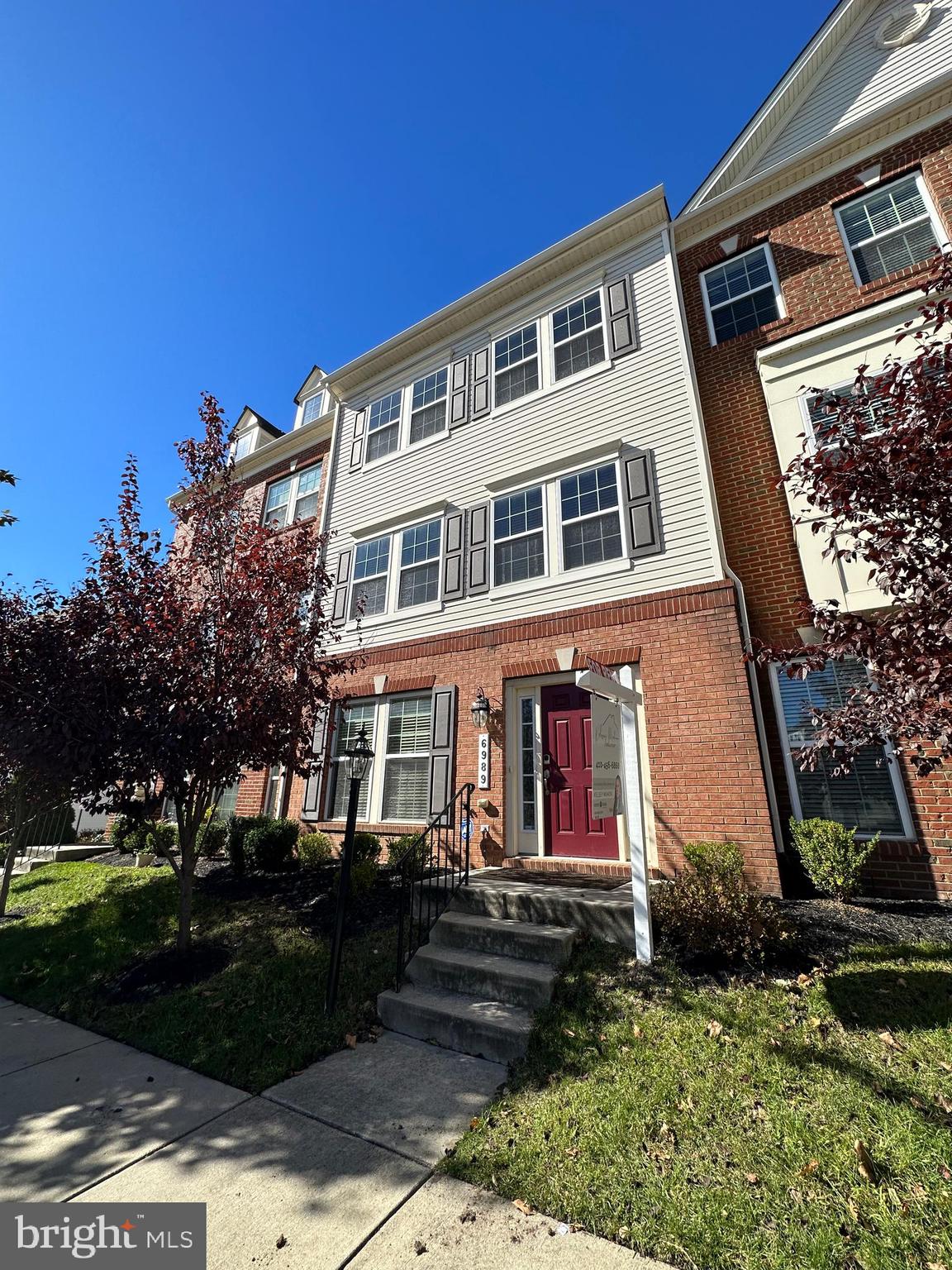 OXFORD SQUARE - Residential Lease