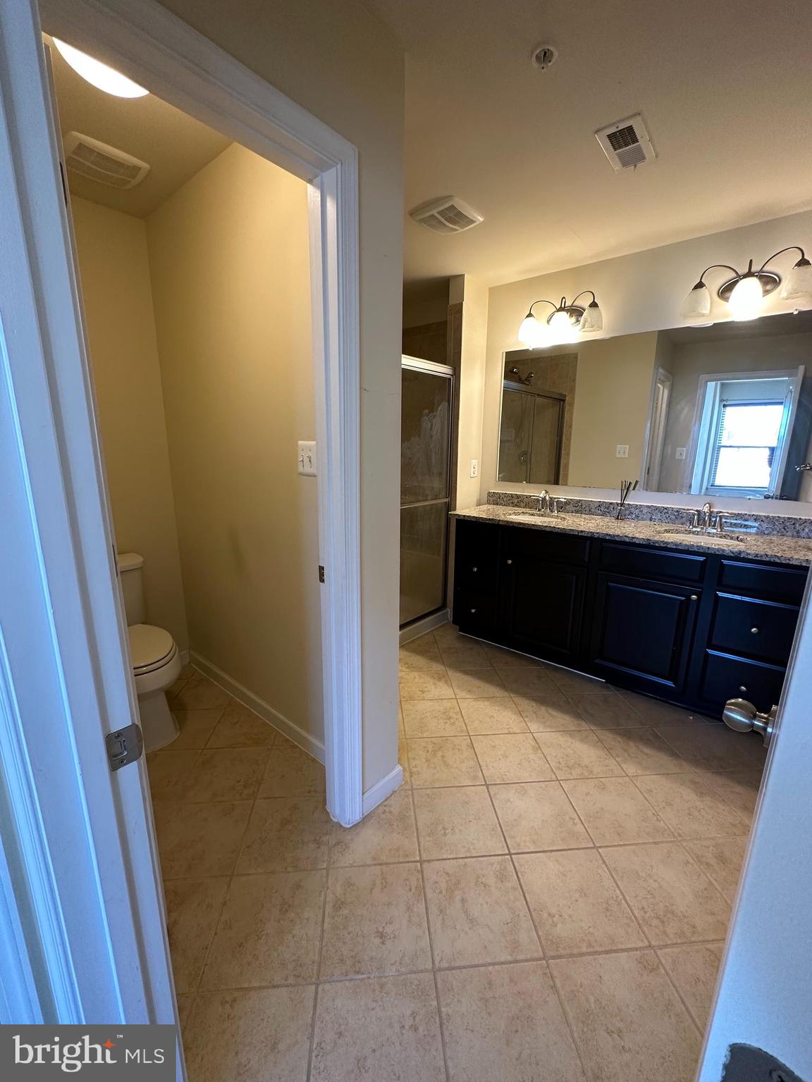 OXFORD SQUARE - Residential Lease