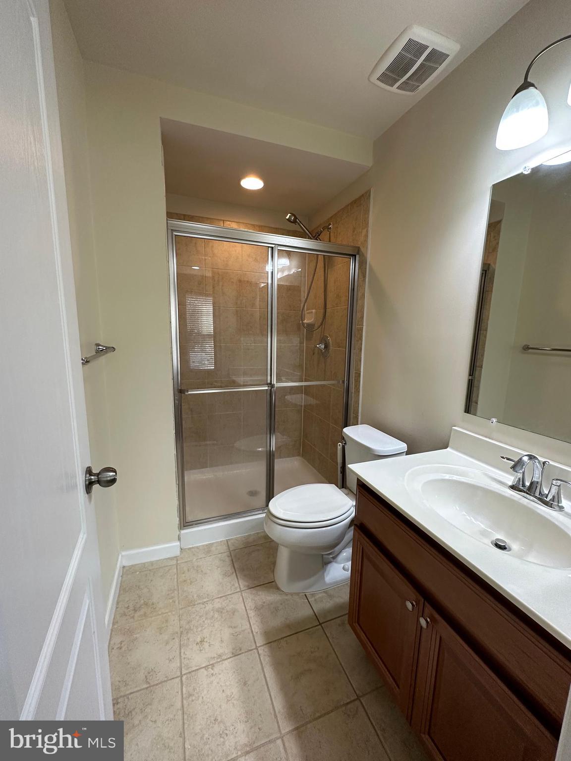 OXFORD SQUARE - Residential Lease