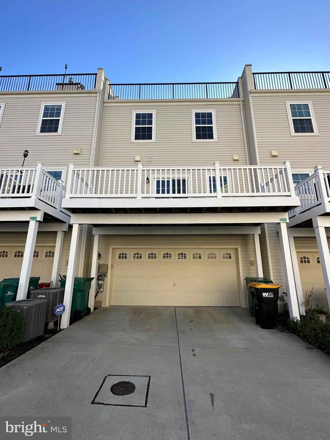 OXFORD SQUARE - Residential Lease