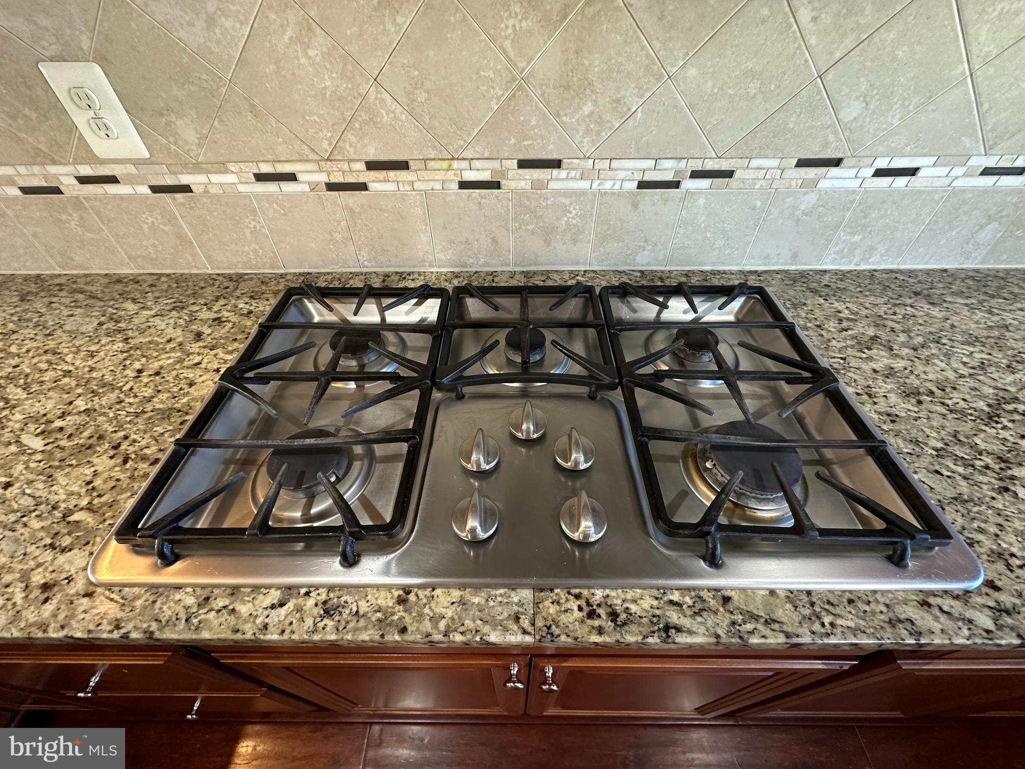 OXFORD SQUARE - Residential Lease