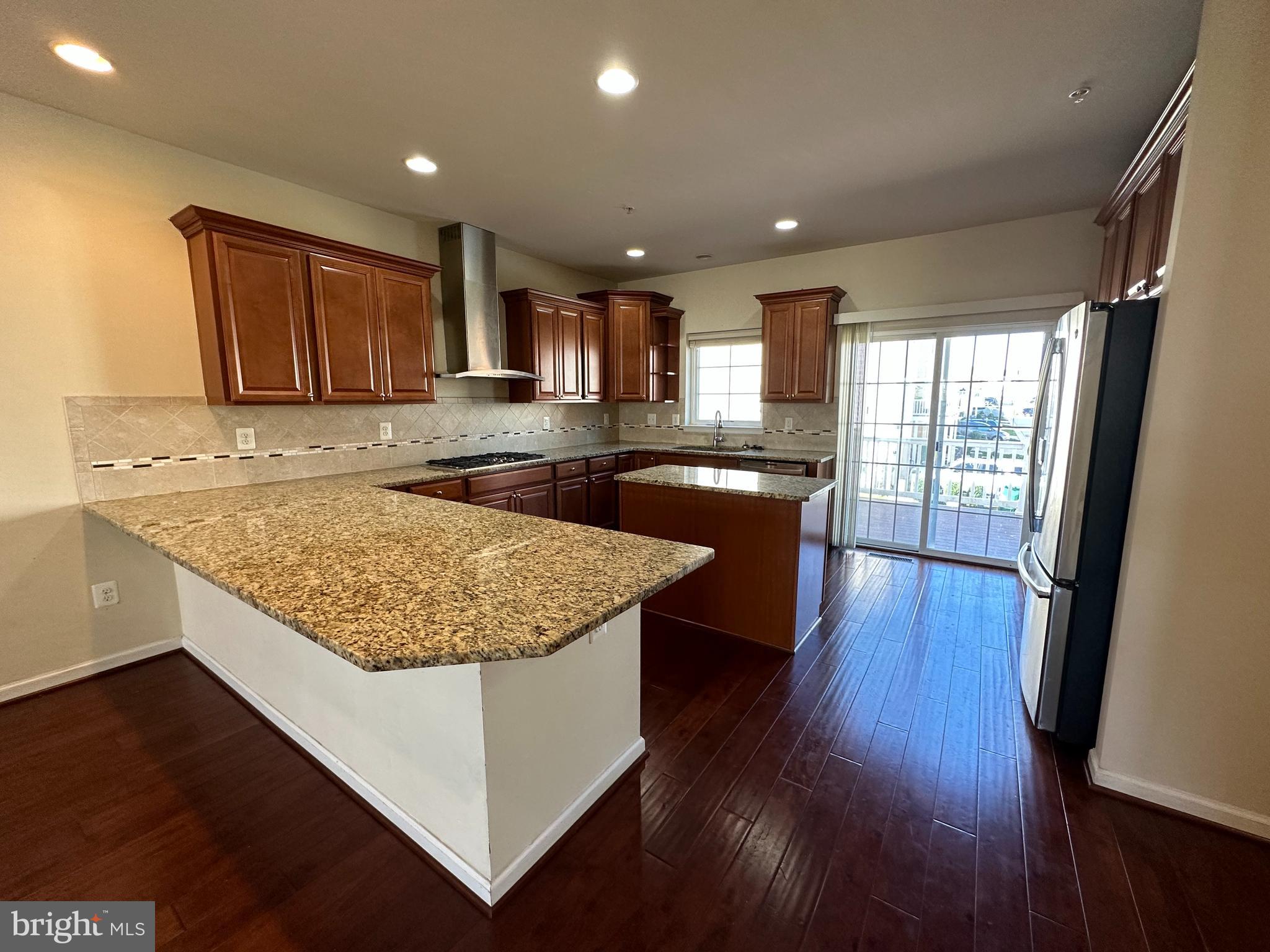 OXFORD SQUARE - Residential Lease