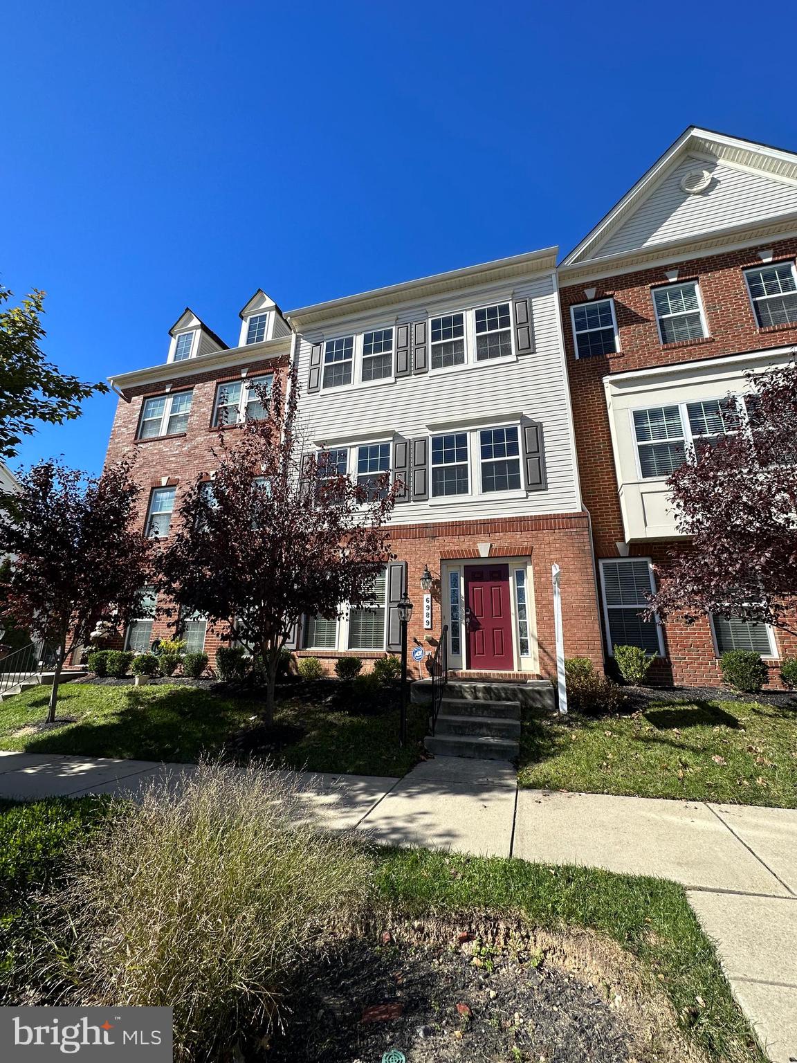 OXFORD SQUARE - Residential Lease