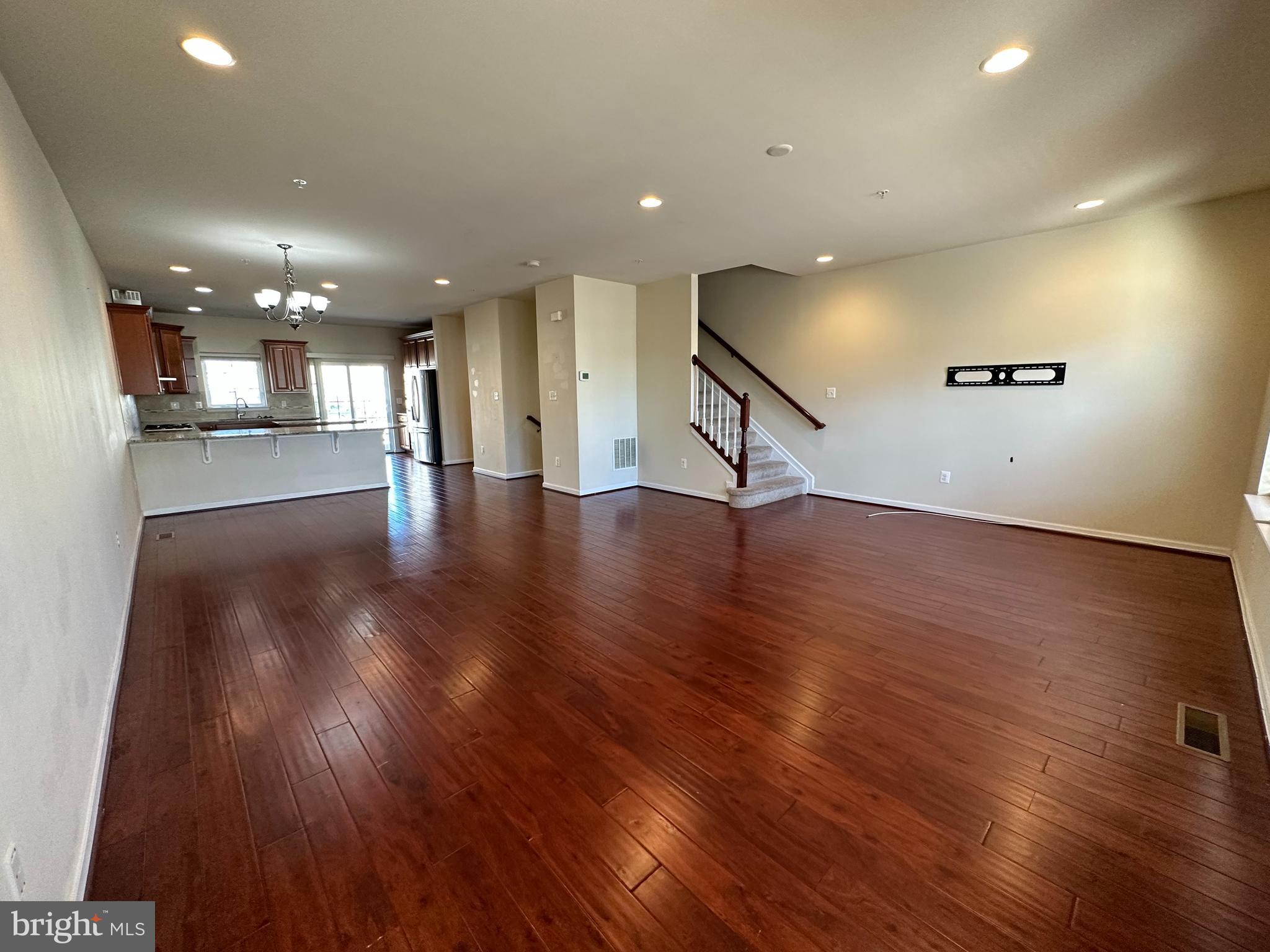 OXFORD SQUARE - Residential Lease