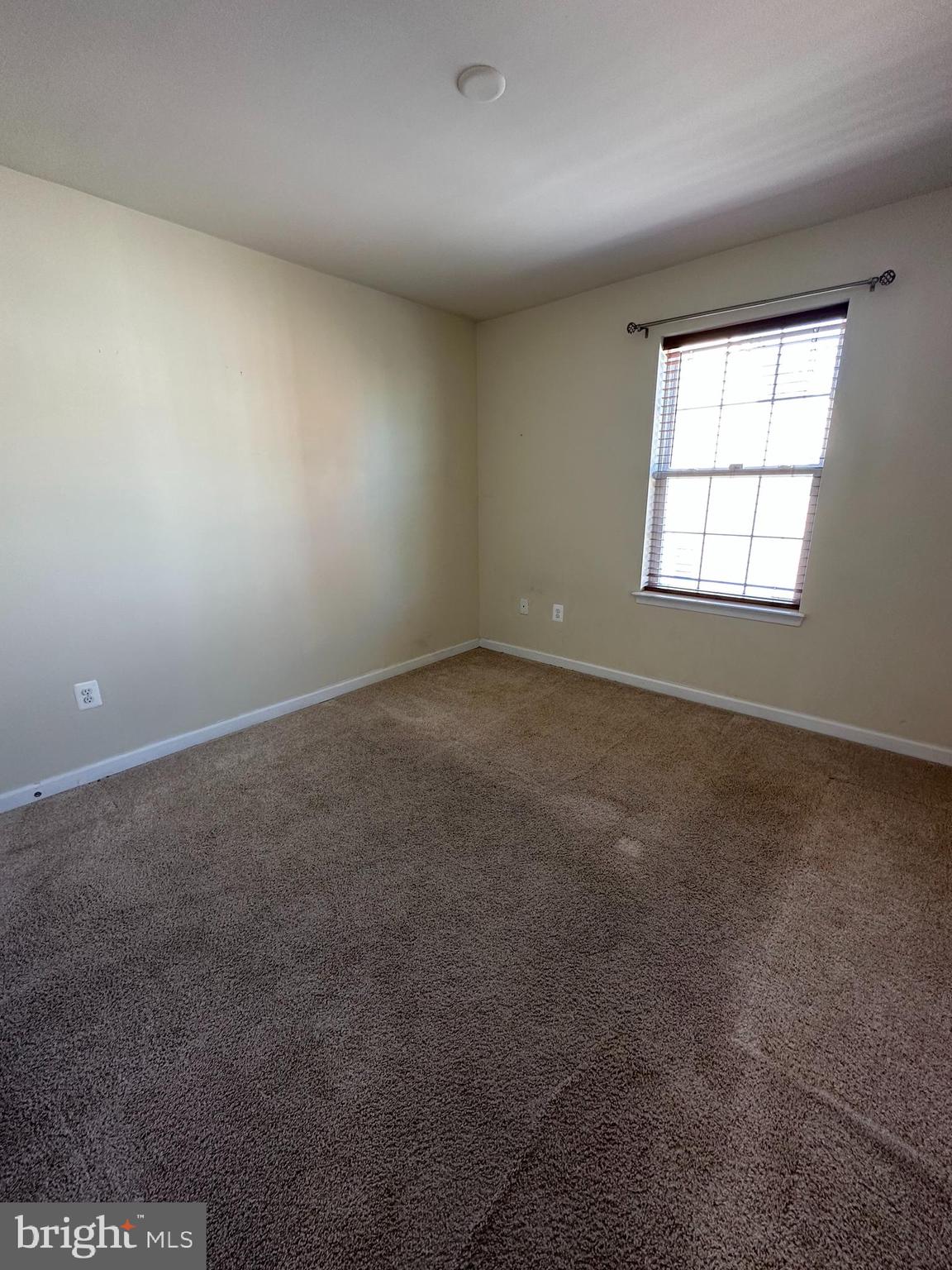 OXFORD SQUARE - Residential Lease