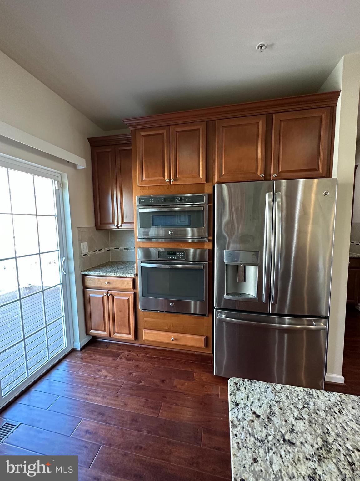 OXFORD SQUARE - Residential Lease