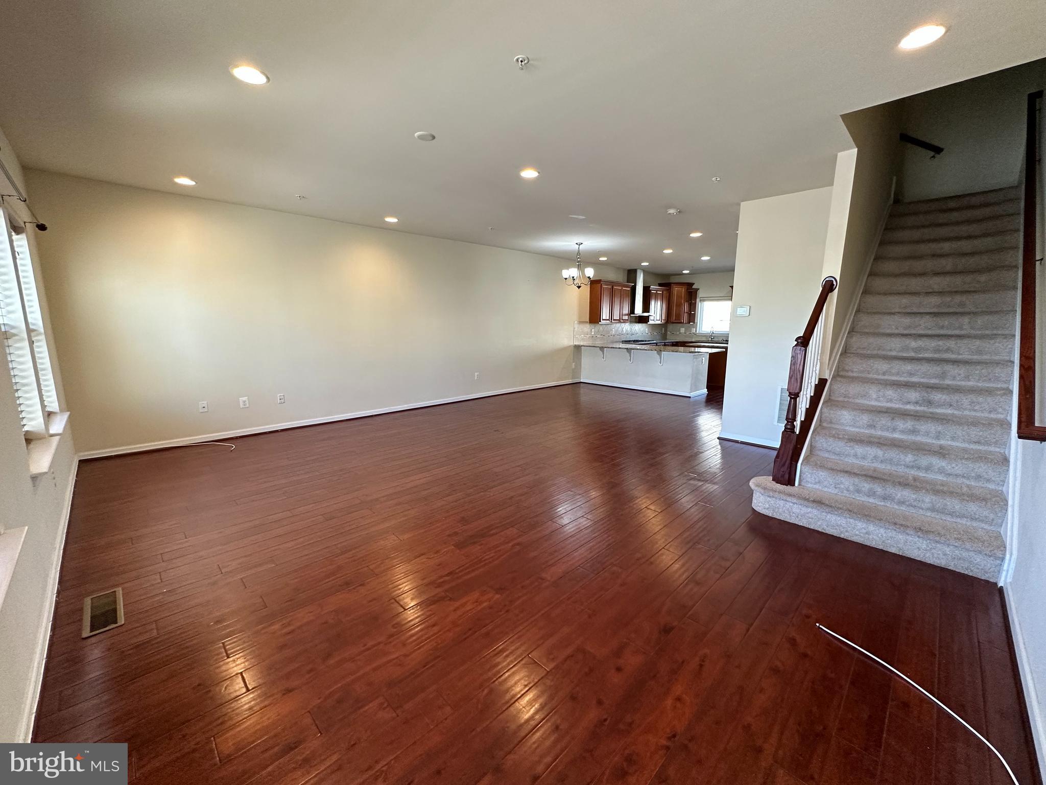 OXFORD SQUARE - Residential Lease