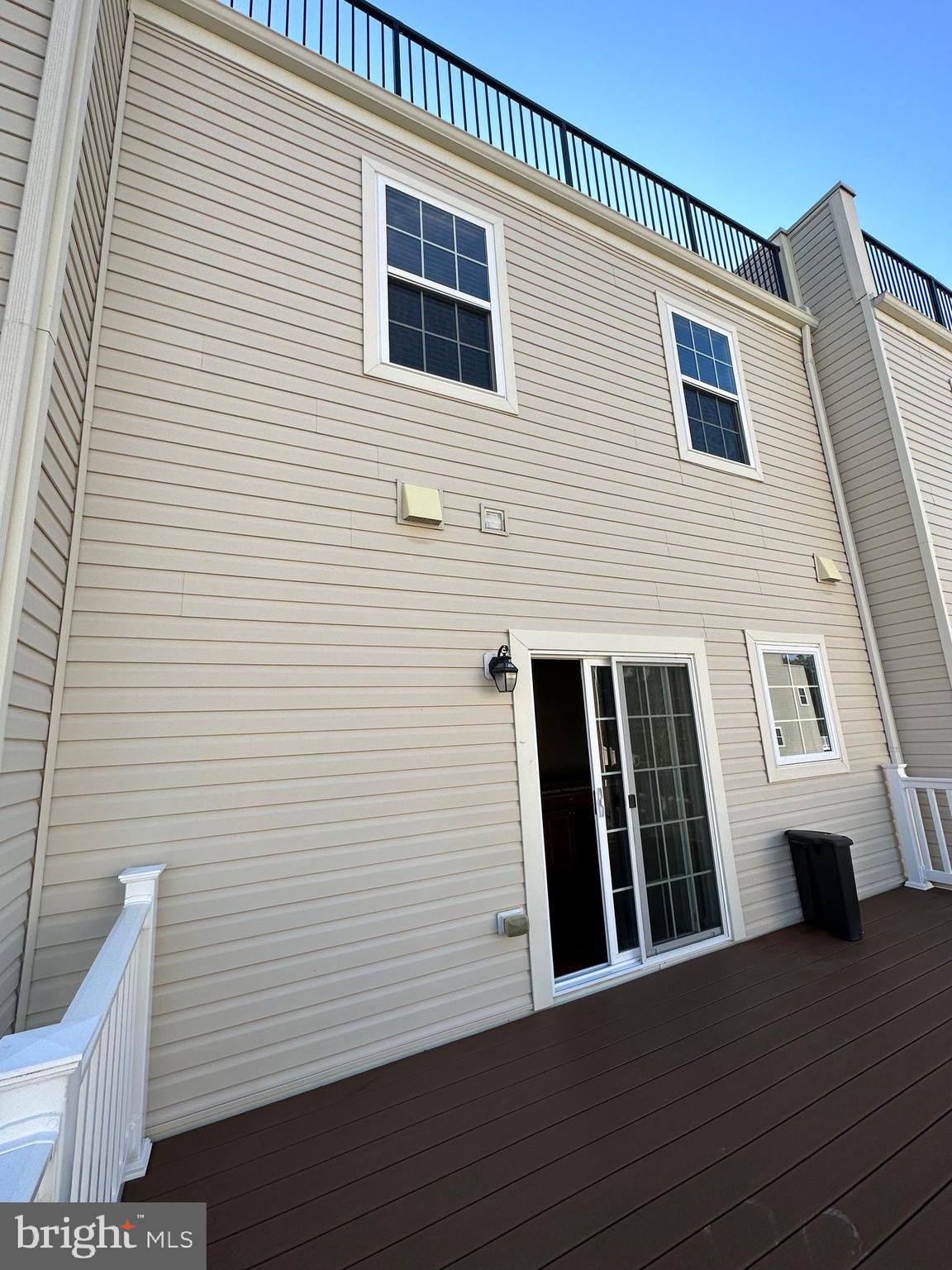 OXFORD SQUARE - Residential Lease