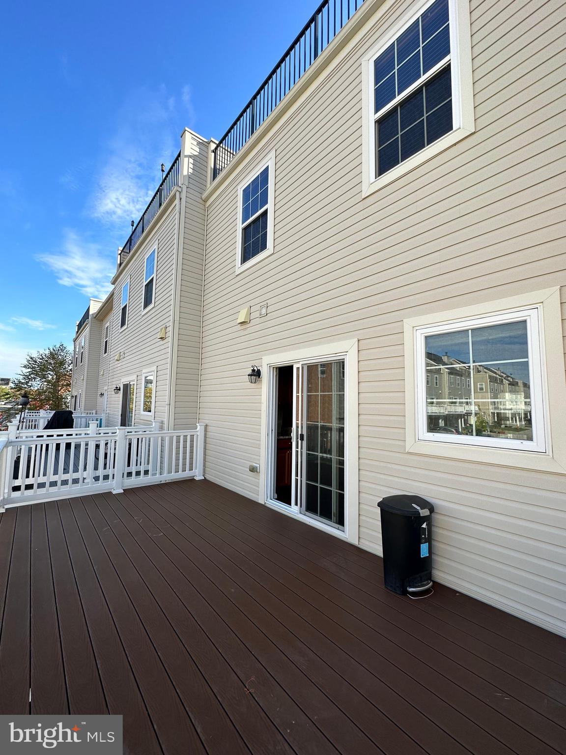 OXFORD SQUARE - Residential Lease