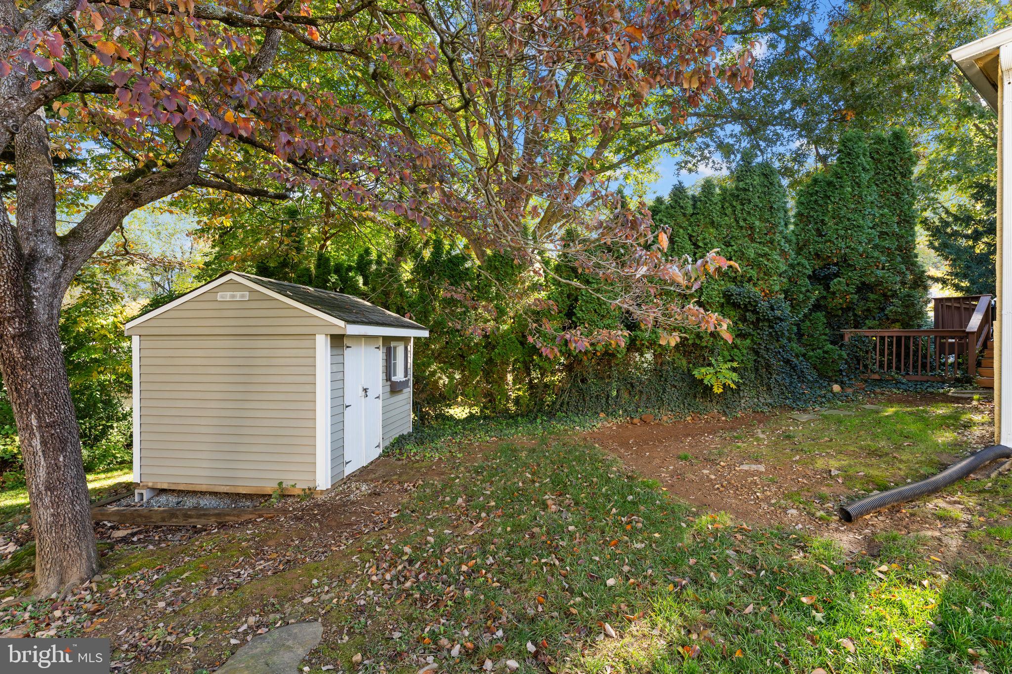 DEVON SQUARE - Residential