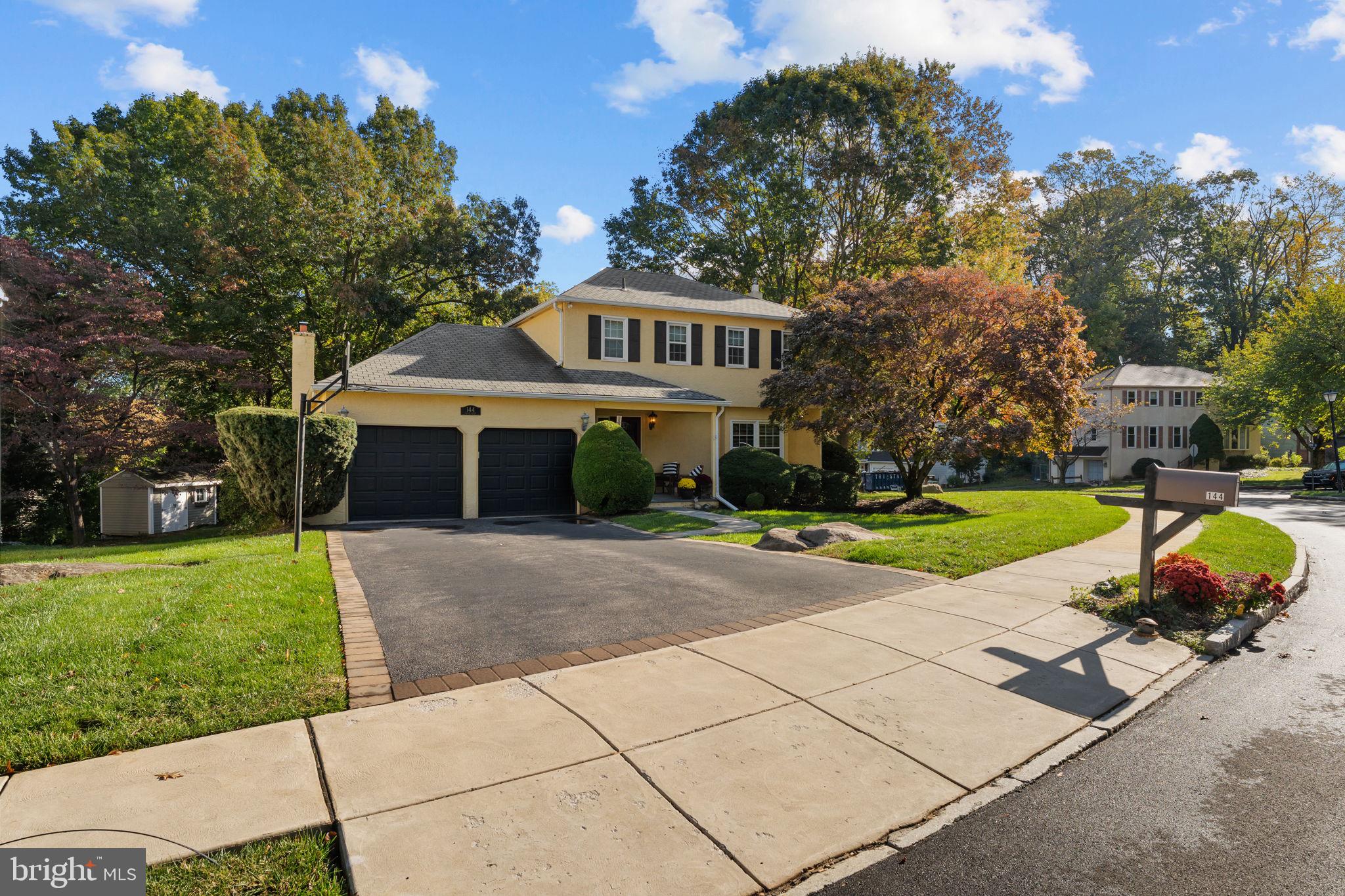 DEVON SQUARE - Residential