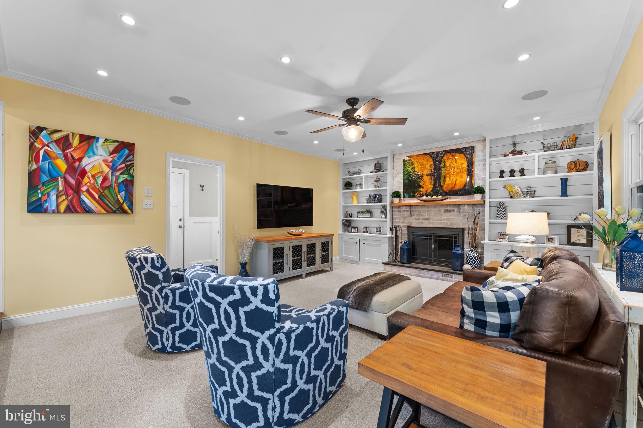 DEVON SQUARE - Residential