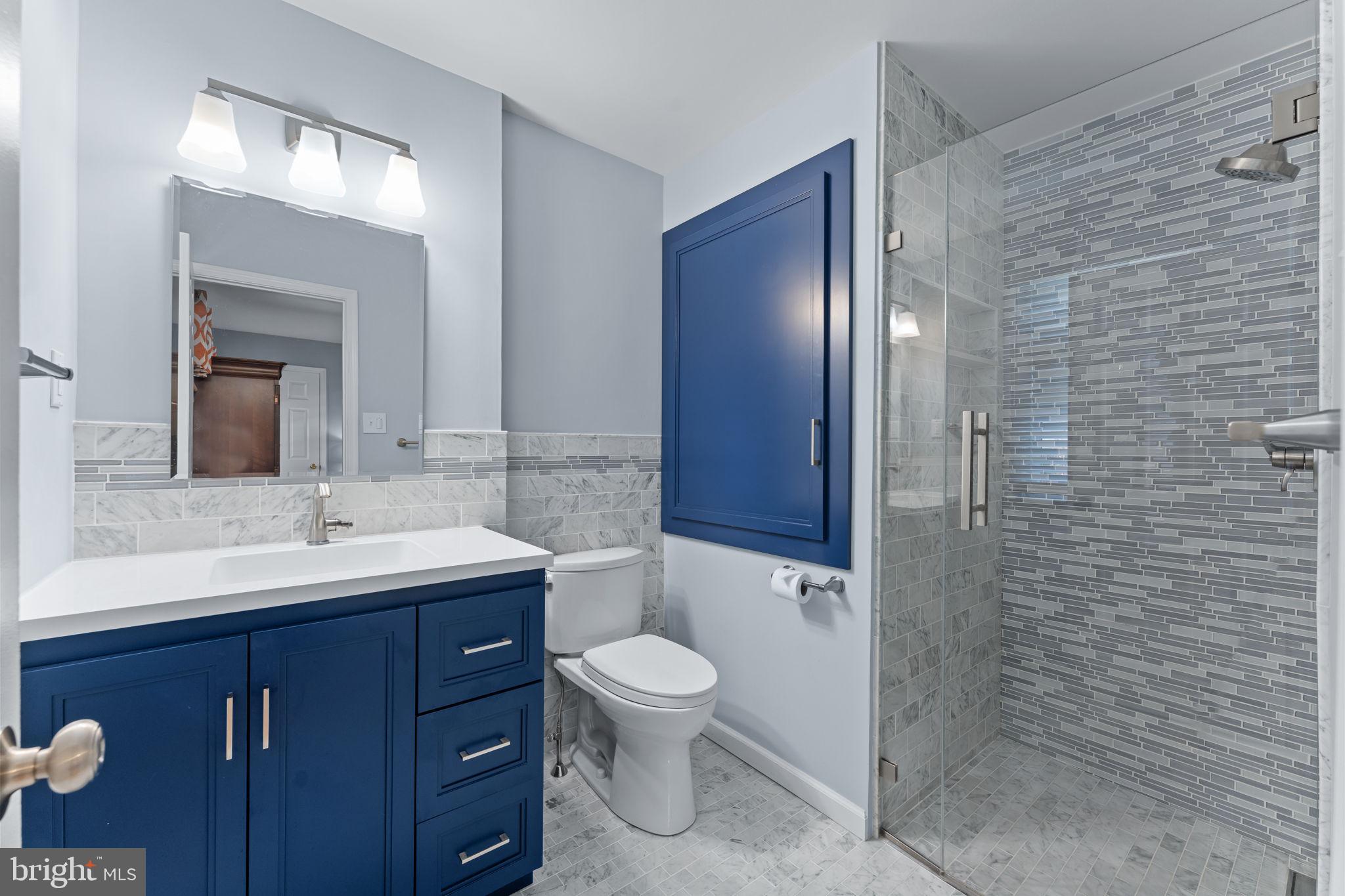 DEVON SQUARE - Residential