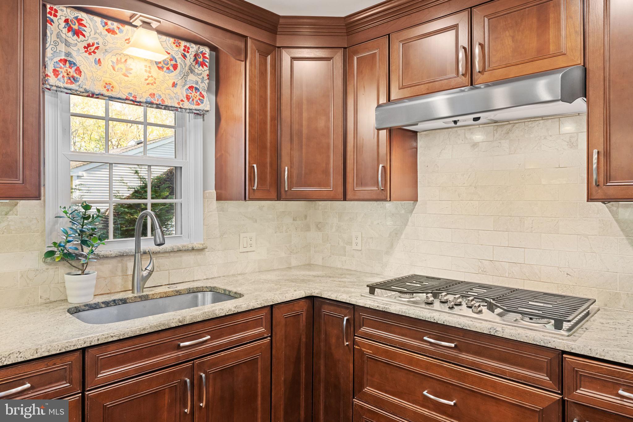 DEVON SQUARE - Residential