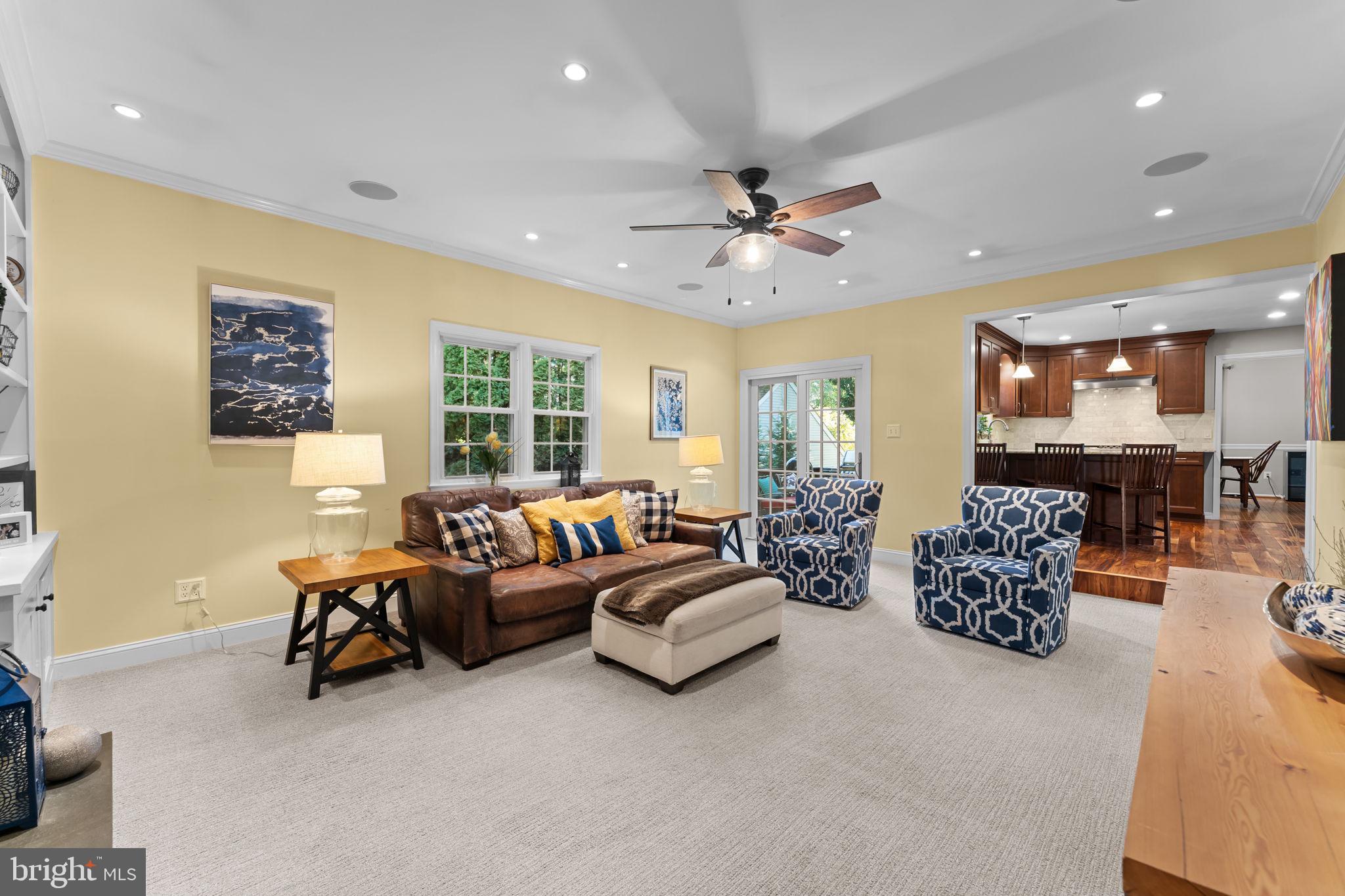 DEVON SQUARE - Residential