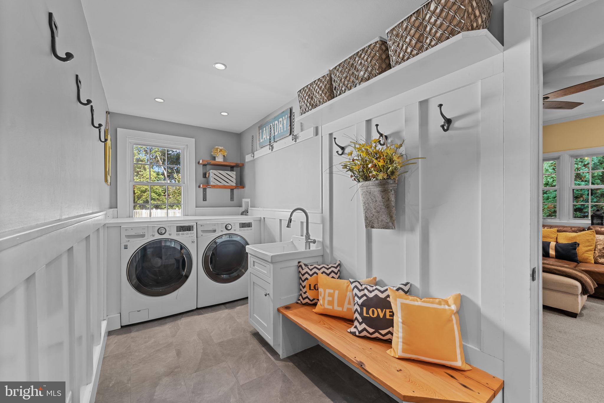 DEVON SQUARE - Residential