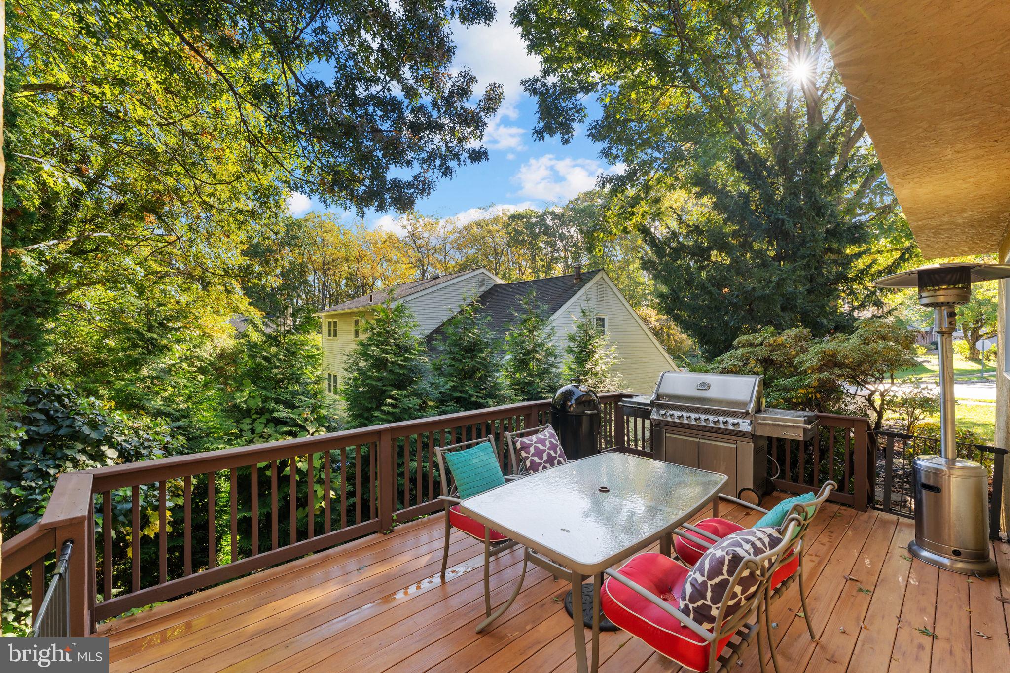 DEVON SQUARE - Residential