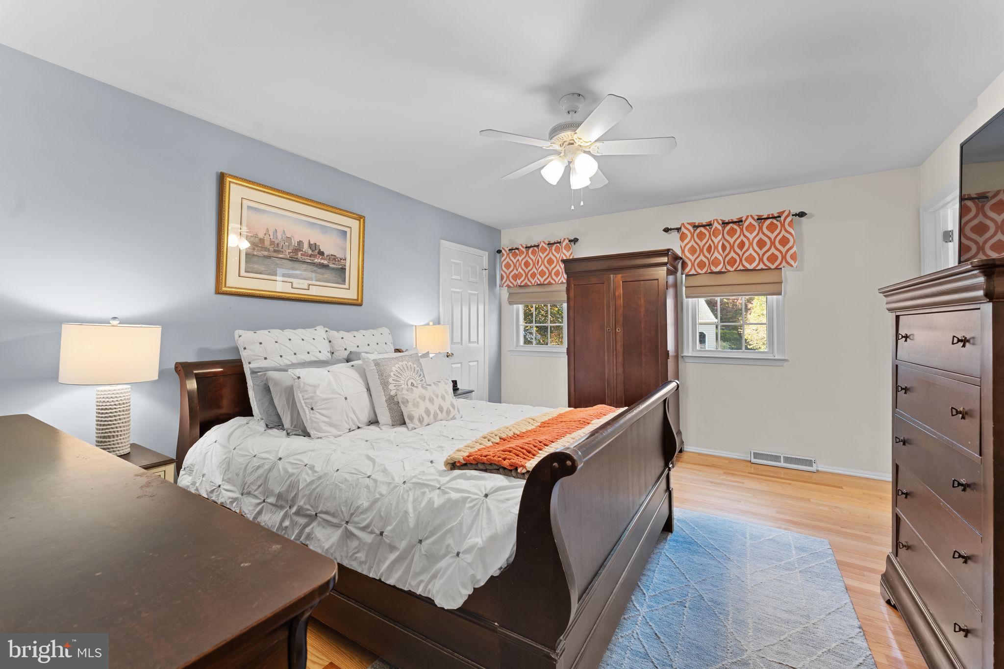 DEVON SQUARE - Residential