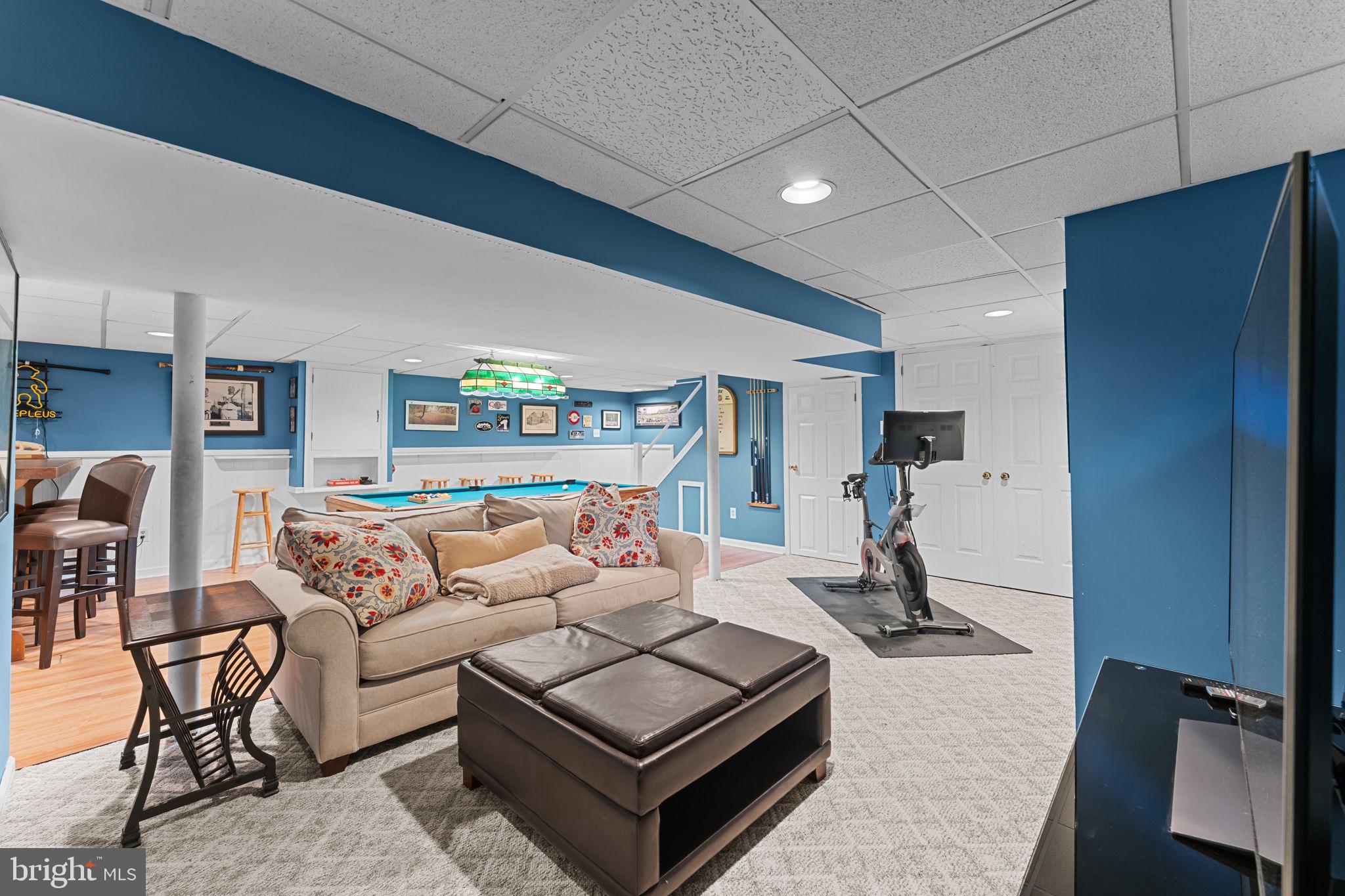 DEVON SQUARE - Residential