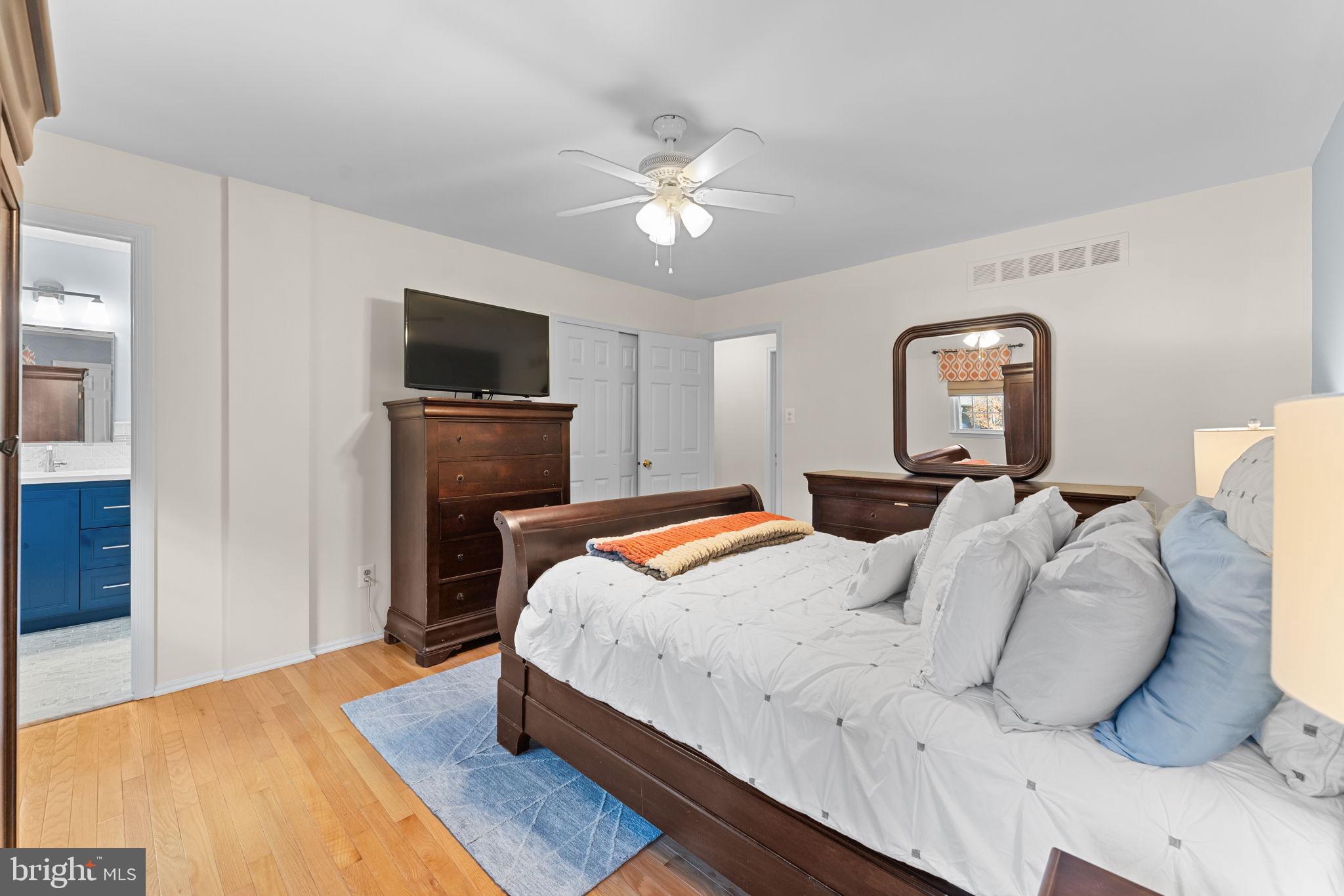 DEVON SQUARE - Residential