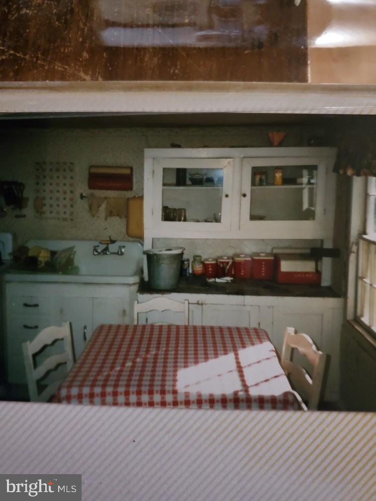 ELLIOTTS ISLAND - Land