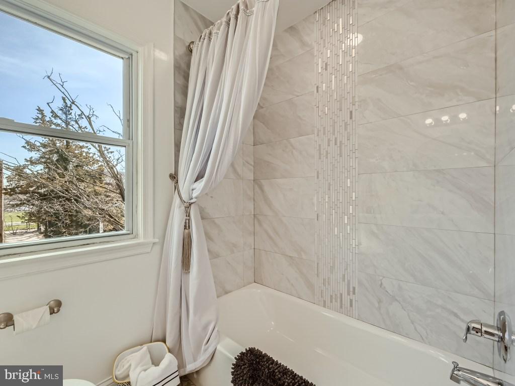 LUCILLE PARK - Residential