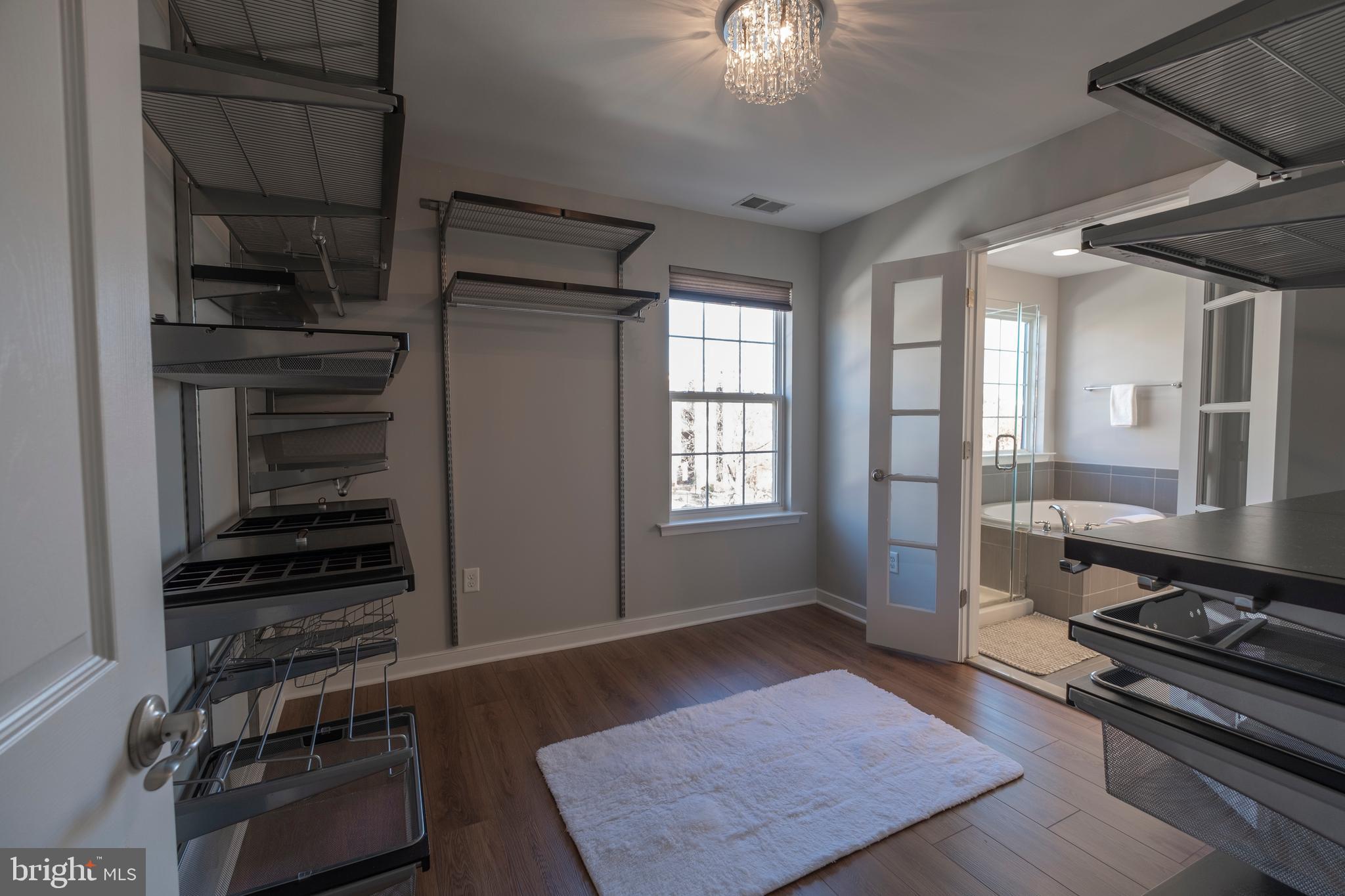 SUMMIT HALL RESERVE - Residential