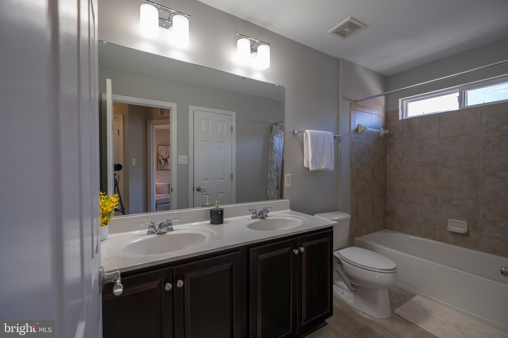 SUMMIT HALL RESERVE - Residential