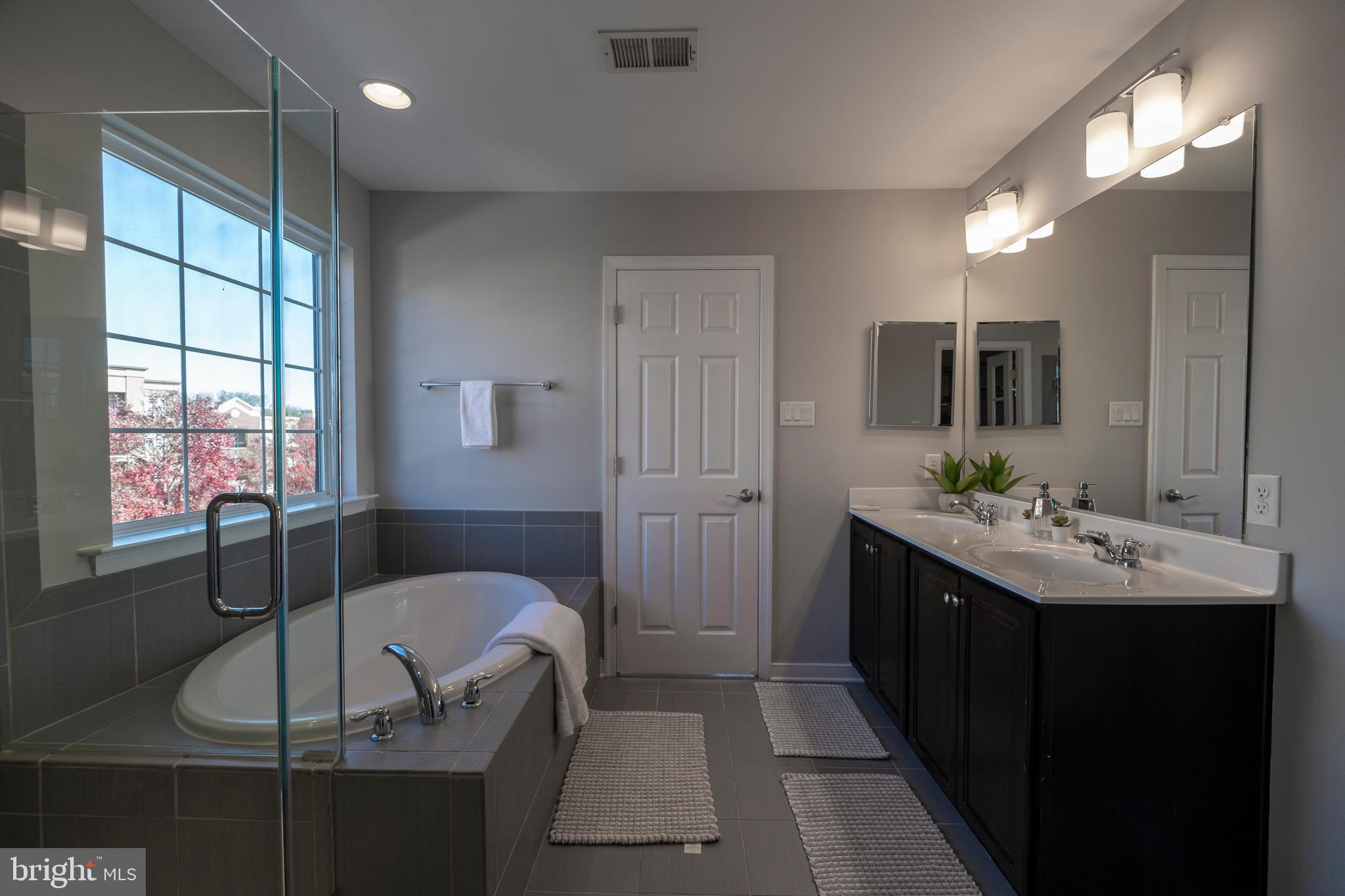 SUMMIT HALL RESERVE - Residential