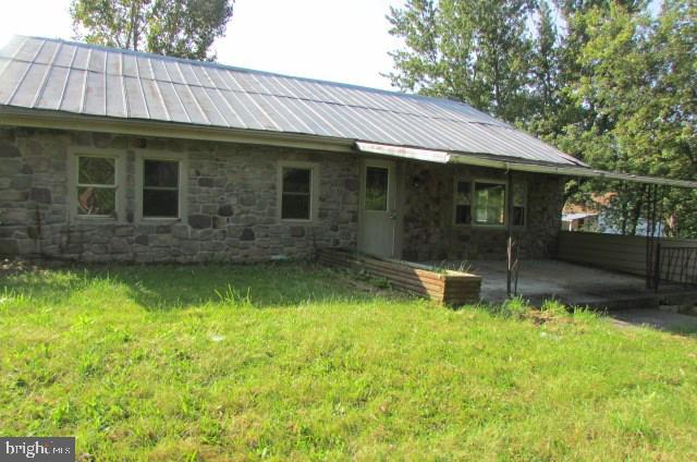 2 bedroom, 1 bath ranch home located in Buffalo Twp. Quiet area. Deep 1 car, attached garage. Lots of possibilities. Don't miss out.