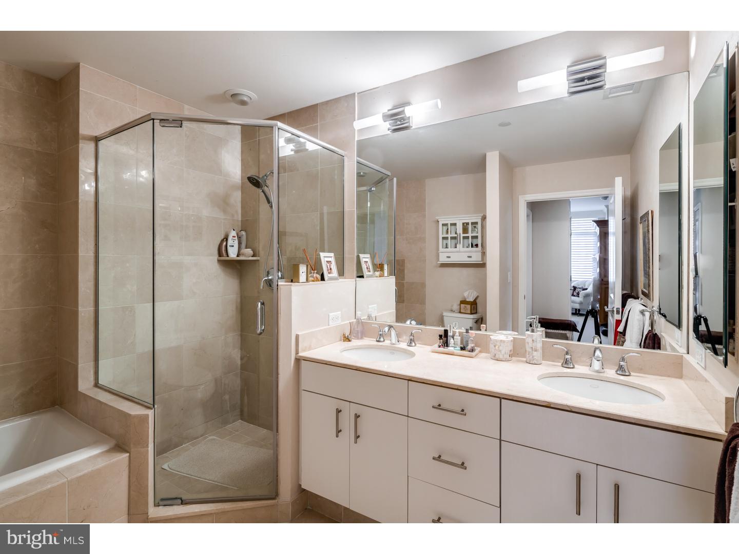 AVENUE OF THE ARTS - Residential