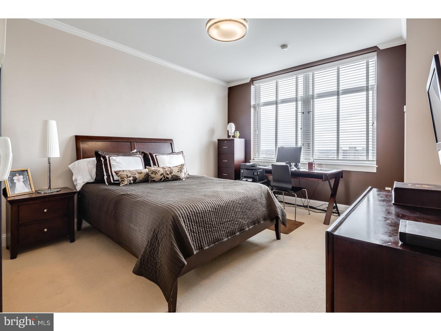 AVENUE OF THE ARTS - Residential