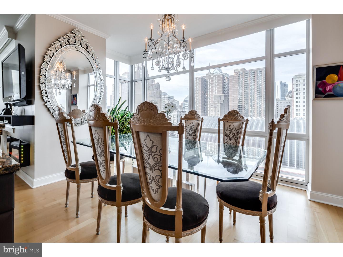 AVENUE OF THE ARTS - Residential