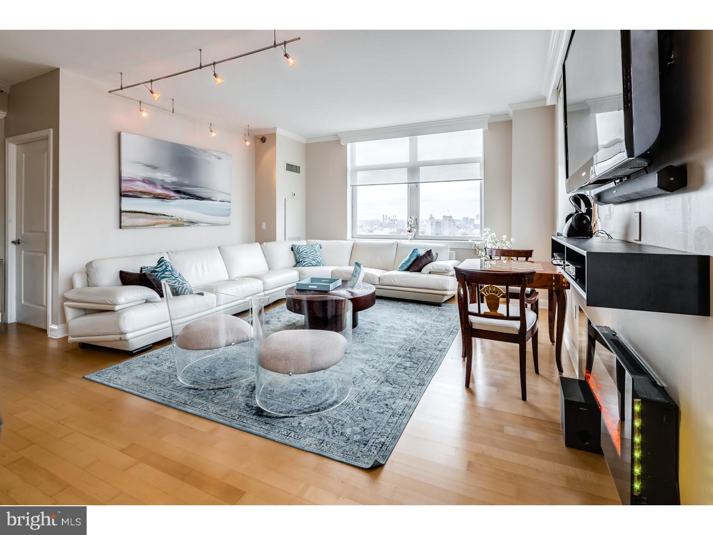 AVENUE OF THE ARTS - Residential