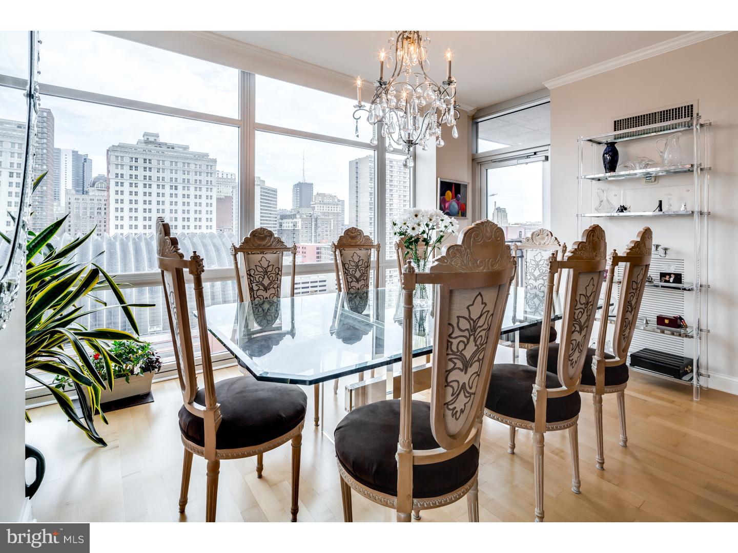 AVENUE OF THE ARTS - Residential