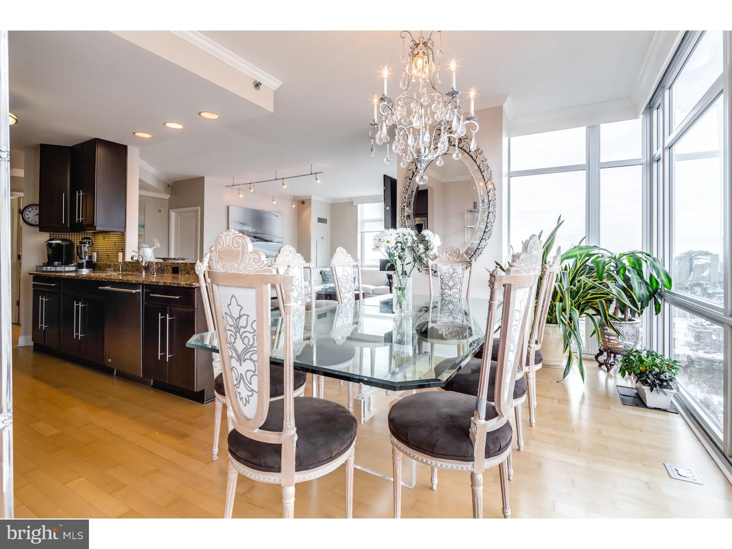 AVENUE OF THE ARTS - Residential