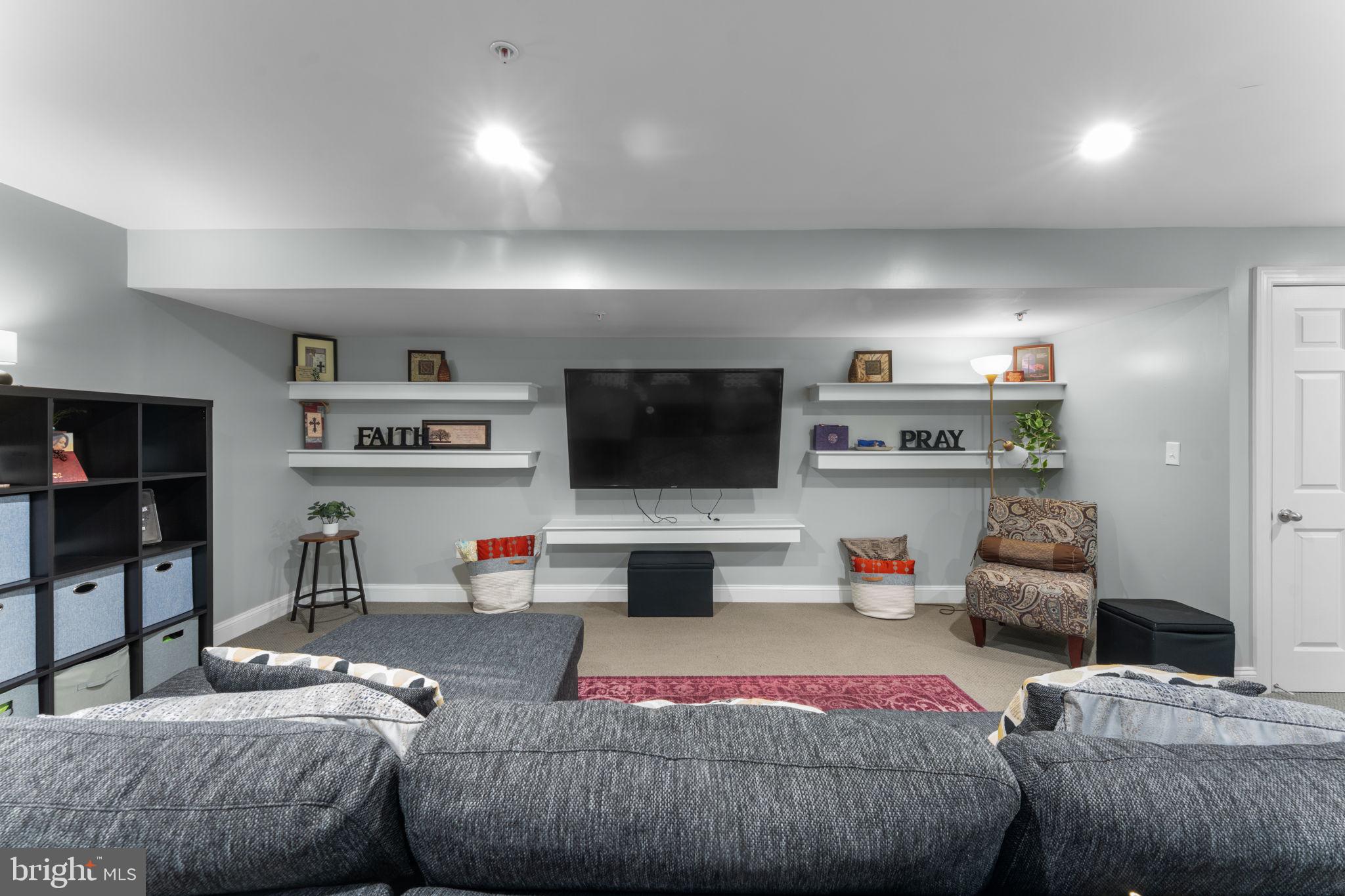 WARNERS - Residential