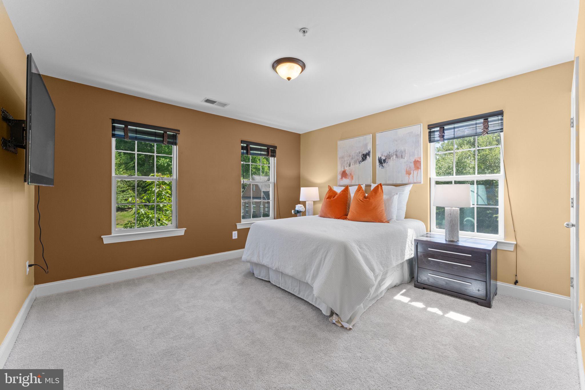 WARNERS - Residential