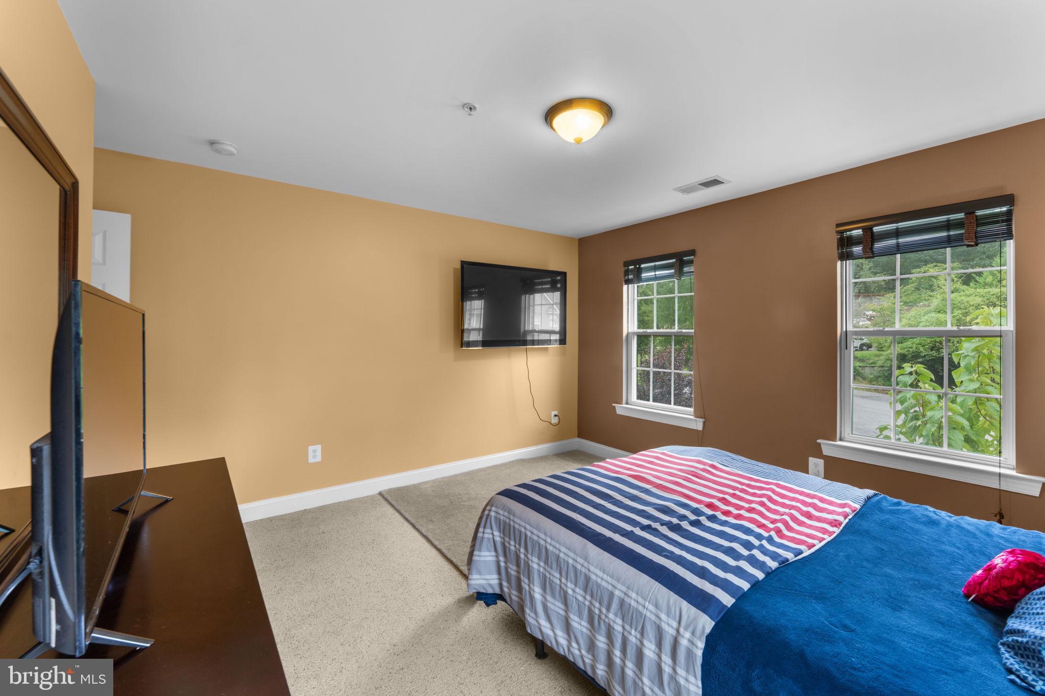 WARNERS - Residential