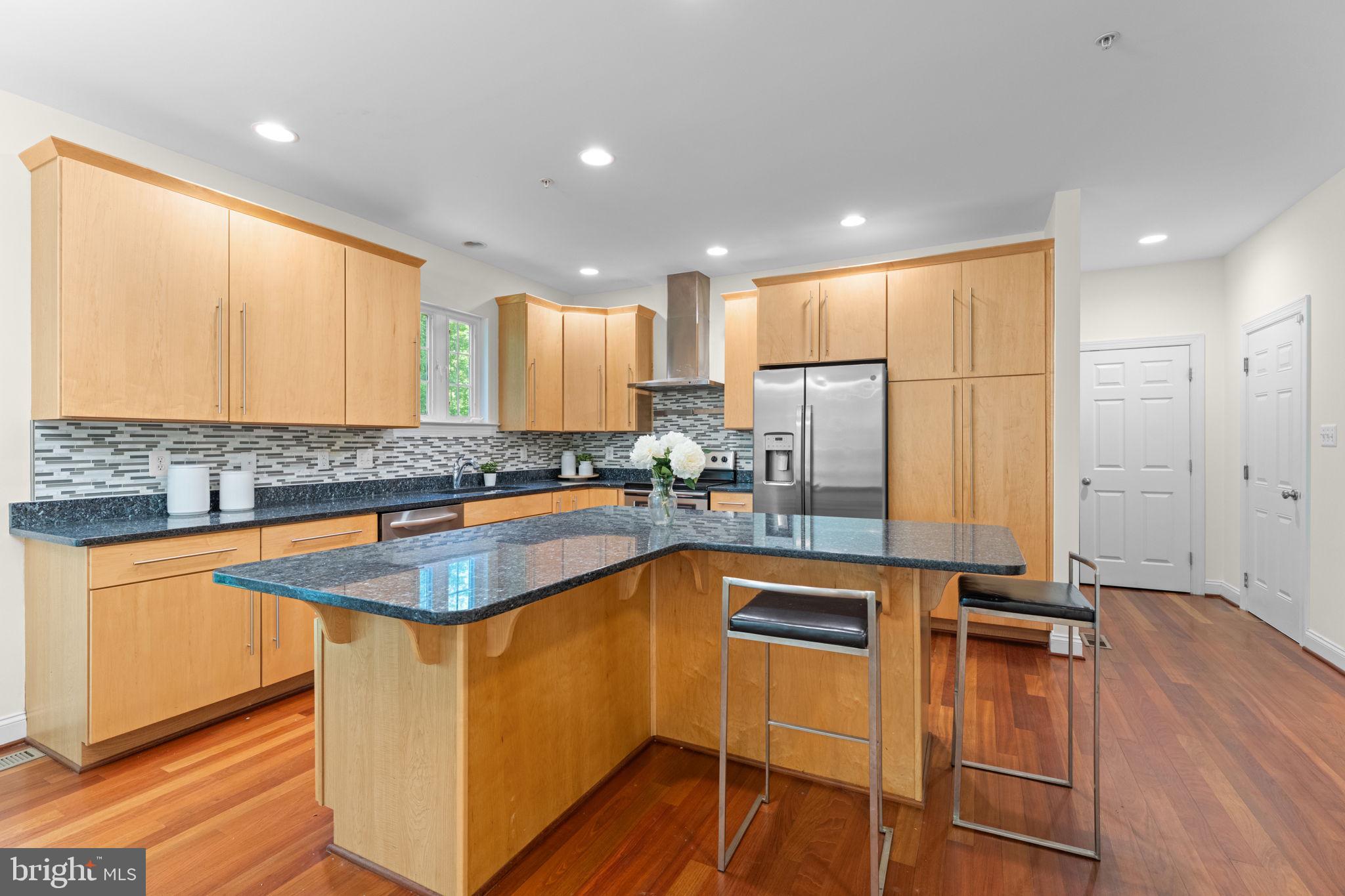WARNERS - Residential