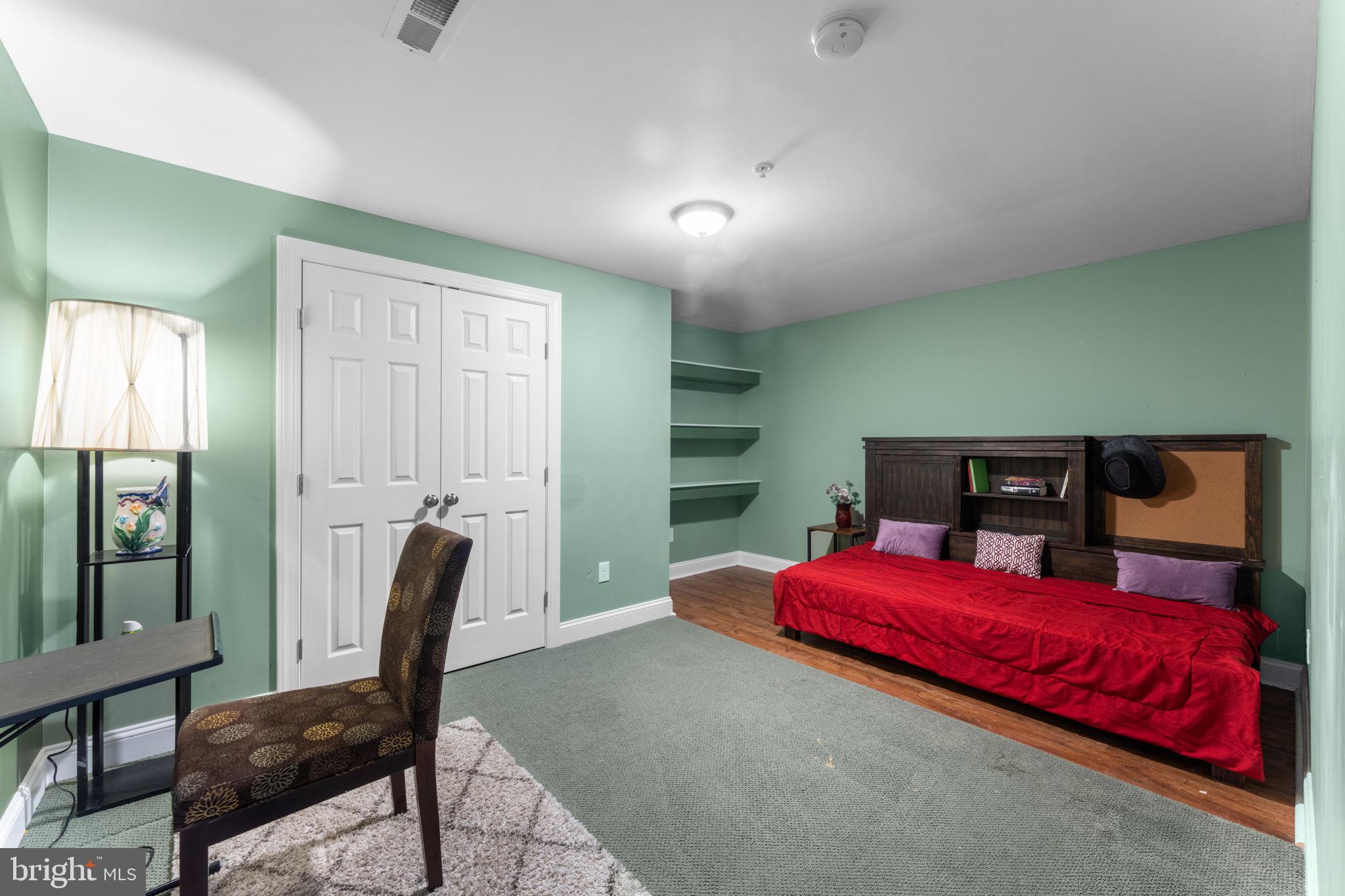 WARNERS - Residential